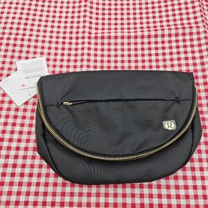 Lululemon gold All Night Festival Bag 5L